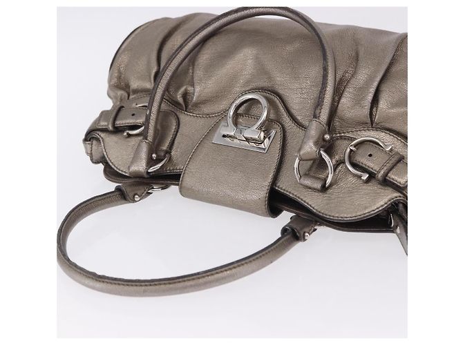 Borsa Salvatore Ferragamo Gancini in pelle Oro Argento Auth 200055A D'oro - vista 6