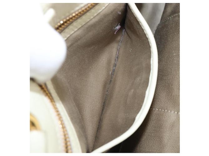 Borsa Miu Miu Vitter Shine in pelle 2way Beige Tono Oro Auth 199350 - vista 24