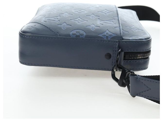 Borsa LOUIS VUITTON Monogram Shadow Danube PM Nera M43681 LV Auth 197487V Blu navy - vista 4