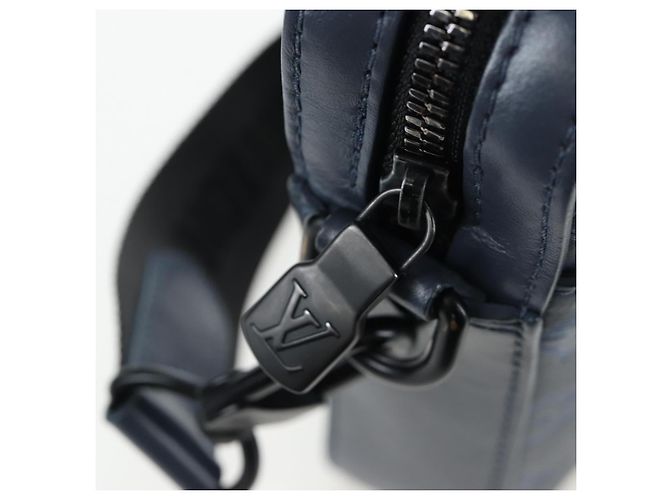 Borsa LOUIS VUITTON Monogram Shadow Danube PM Nera M43681 LV Auth 197487V Blu navy - vista 9