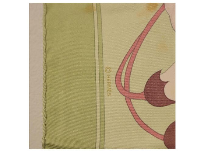 Hermès Foulard HERMES in seta verde Auth 202418 - vista 13