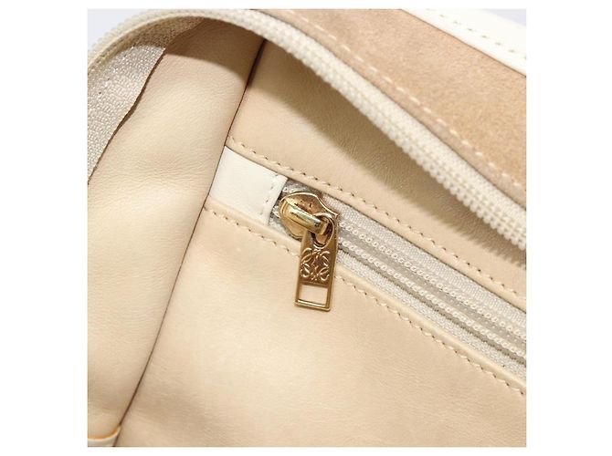 Borsa a mano LOEWE Amazonas in camoscio beige tono oro Auth 199514A - vista 22