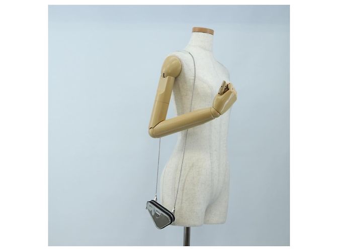 Bolsa de Ombro com Corrente PRADA Couro envernizado Prata Auth 196592M - vista 22