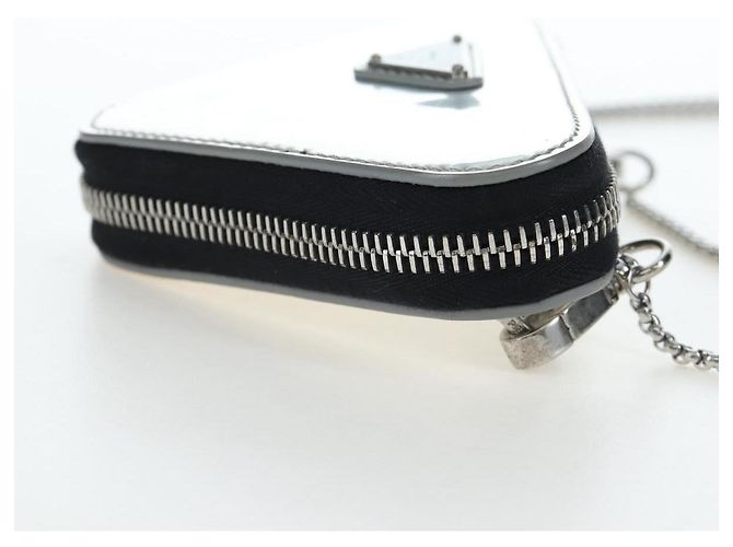 Bolsa de Ombro com Corrente PRADA Couro envernizado Prata Auth 196592M - vista 4