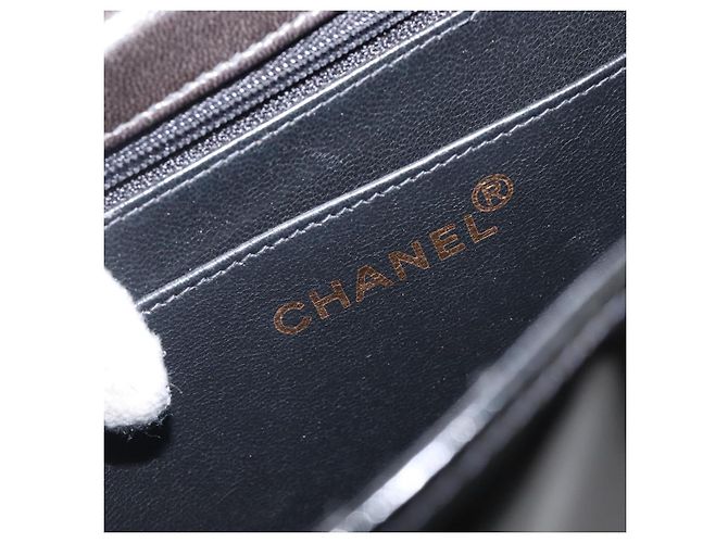 Borsa a mano con catena CHANEL Pelle verniciata Nero Oro CC Auth 201914V D'oro - vista 18