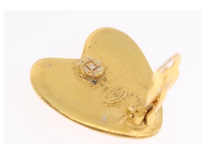 Orecchini Cuore CHANEL Metallo Tono Oro CC Auth 197921M - vista 10