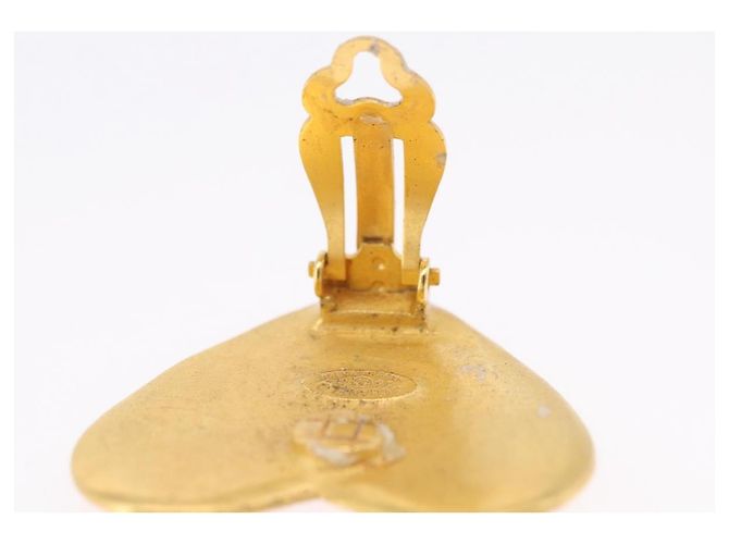 Orecchini Cuore CHANEL Metallo Tono Oro CC Auth 197921M - vista 6