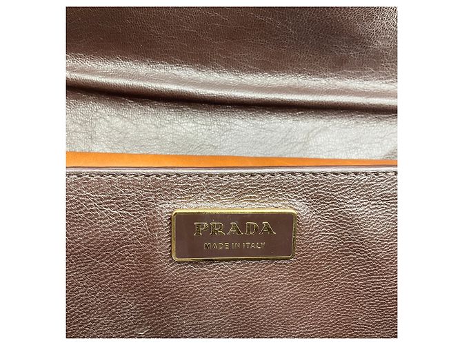 Borsa a tracolla Prada in pelle di vitello Antik Soun Cuoio Ebano marrone con placca logo - vista 7