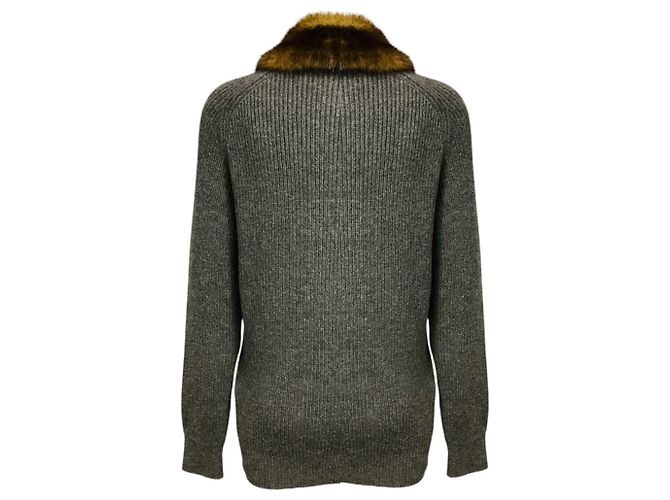 Saint Laurent Strickcardigan aus Kamelhaar mit grauem Kunstfellkragen - Ansicht 3