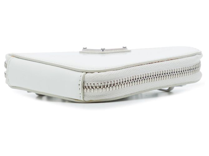 Borsa a tracolla Prada Mini Pouch in pelle spazzolata bianca con catena e triangolo Bianco - vista 3