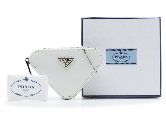 Borsa a tracolla Prada Mini Pouch in pelle spazzolata bianca con catena e triangolo Bianco - vista 7