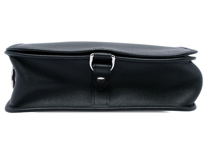 Borsa a tracolla Louis Vuitton Taiga Andrei Nera Nero - vista 3
