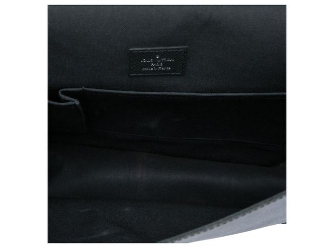 Borsa a tracolla Louis Vuitton Taiga Andrei Nera Nero - vista 4