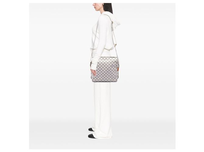 Borsa a tracolla Louis Vuitton Damier Azur Naviglio bianca Bianco - vista 6