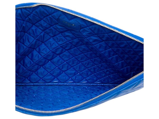 Clutch Chanel Large Quilted Lambskin O Case Blu - vista 4