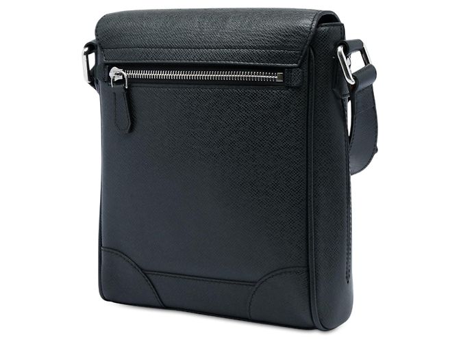Borsa a tracolla Louis Vuitton Taiga Luka Nera Nero - vista 2