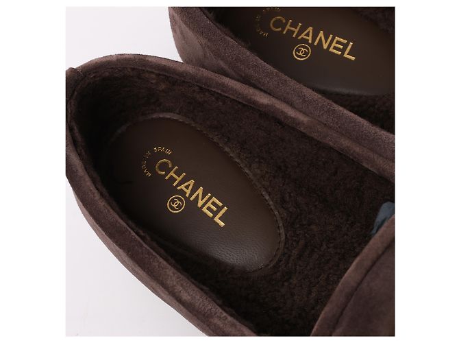 Mocassini Chanel CC logo in camoscio x shearling marroni, taglia 40.5 EU Marrone - vista 4