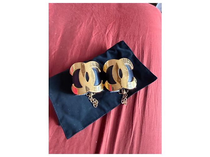 Chanel Coppia di polsini in pelle nera logo CC Nero D'oro - vista 8