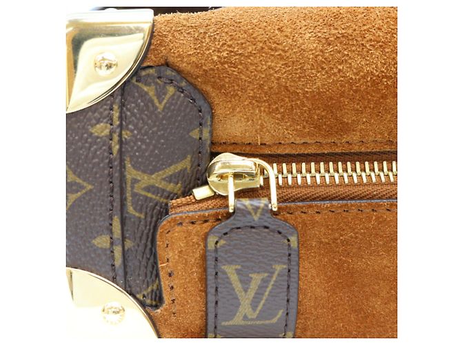Borsa a tracolla Louis Vuitton Monogram Suede Calf Leather Side Trunk MM Marrone - vista 10