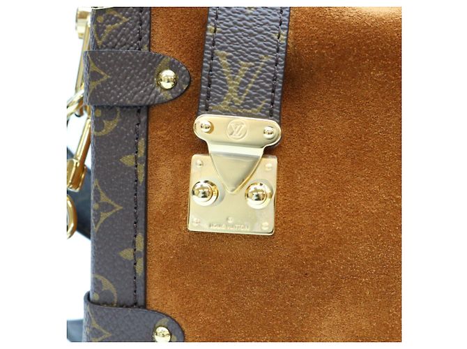 Borsa a tracolla Louis Vuitton Monogram Suede Calf Leather Side Trunk MM Marrone - vista 9