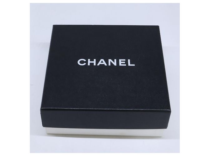 Collar de Perlas Triple CHANEL 10V Coco Mark Plata - vista 8