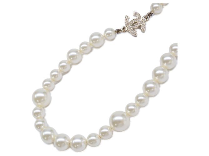 Collana lunga CHANEL A11C con perle e logo Coco in strass - vista 2