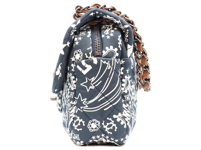 Borsa a tracolla Chanel in cotone blu navy - vista 2