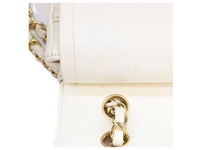 Borsa a tracolla Chanel A01112 in pelle caviar matelassé Bianco - vista 11