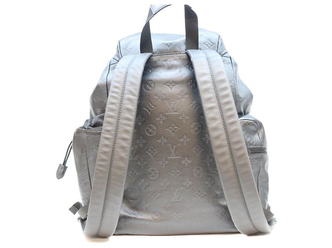 Sac à dos Louis Vuitton Monogram Shadow Discovery Noir - vue 3