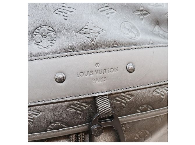 Sac à dos Louis Vuitton Monogram Shadow Discovery Noir - vue 7