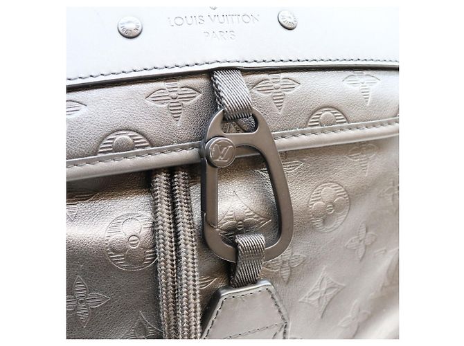 Sac à dos Louis Vuitton Monogram Shadow Discovery Noir - vue 8
