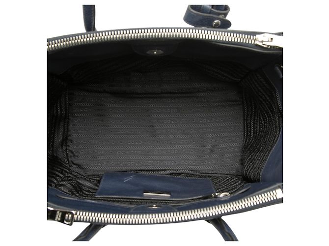 Double Borsa Prada Blue Glace Calf Twin Pocket con doppio manico Blu navy - vista 4