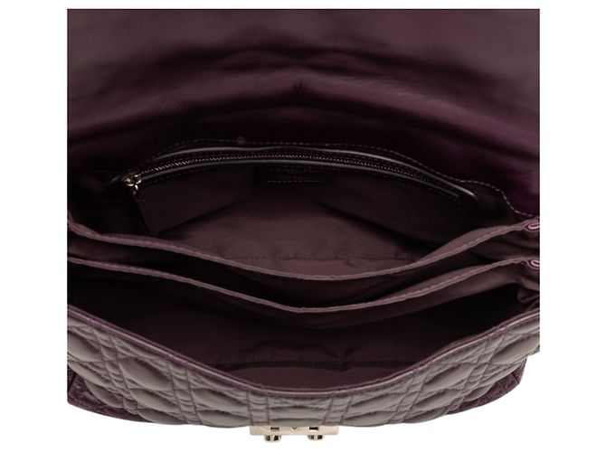 Borsa a tracolla Dior New Lock in pelle d'agnello Cannage viola Porpora - vista 4