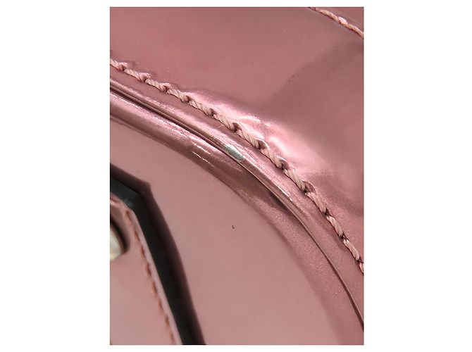 Louis Vuitton Pink Monogram Vernis Alma BB Rosa Dourado - vista 9