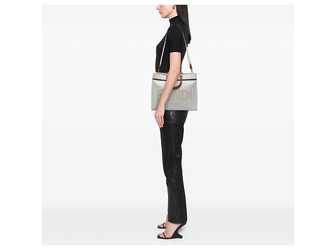 Fendi Sunshine Shopper Tote aus Canvas in Braun, Größe Medium Beige - Ansicht 5