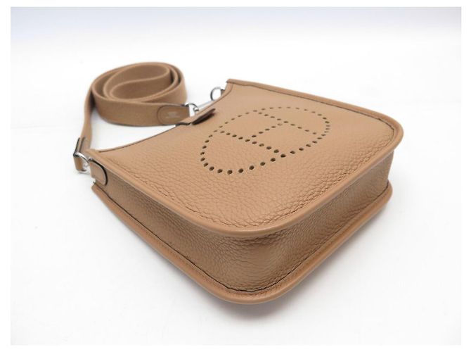 Hermès NUOVA BORSA HERMES EVELYNE 16 AMAZONE IN PELLE CLEMENCE CHAI BORSA A TRACCOLLA Cammello - vista 3