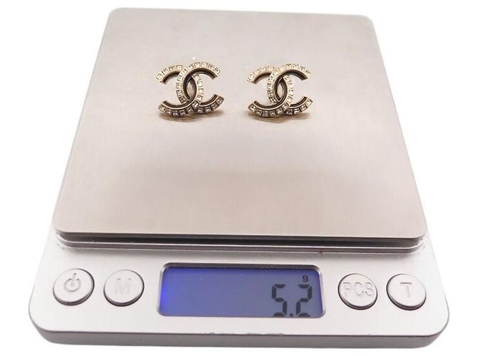 NUOVI ORECCHINI CHANEL LOGO CC STRASS IN METALLO DORATO D'oro - vista 5