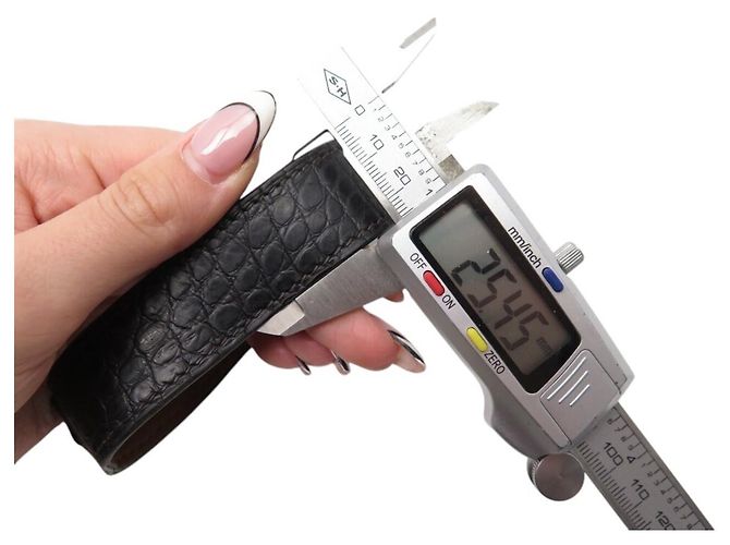 Hermès BRACELETE HERMES MANCHETTE COM FIVELA DE ESTRIBO EM COURO DE CROCODILO ALLIGATOR Marrom - vista 13