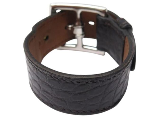 Hermès BRACELETE HERMES MANCHETTE COM FIVELA DE ESTRIBO EM COURO DE CROCODILO ALLIGATOR Marrom - vista 4