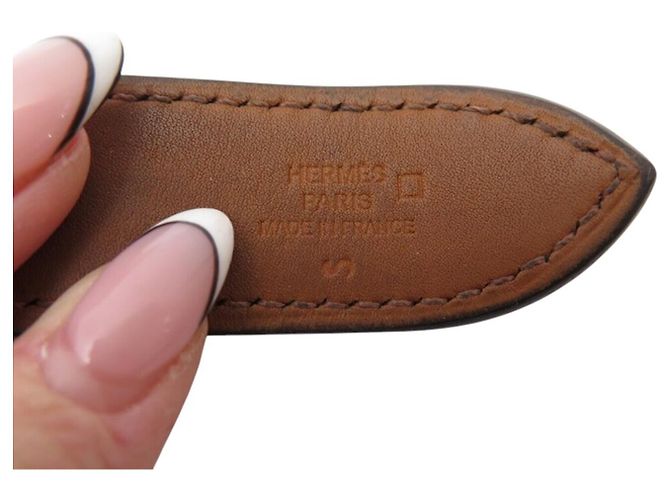 Hermès BRACELETE HERMES MANCHETTE COM FIVELA DE ESTRIBO EM COURO DE CROCODILO ALLIGATOR Marrom - vista 9