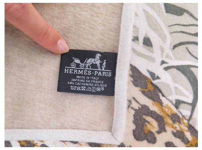 Hermès NEW HERMES JUNGLE LOVE CASHMERE SILK BEIGE BLANKET THROW - view 9