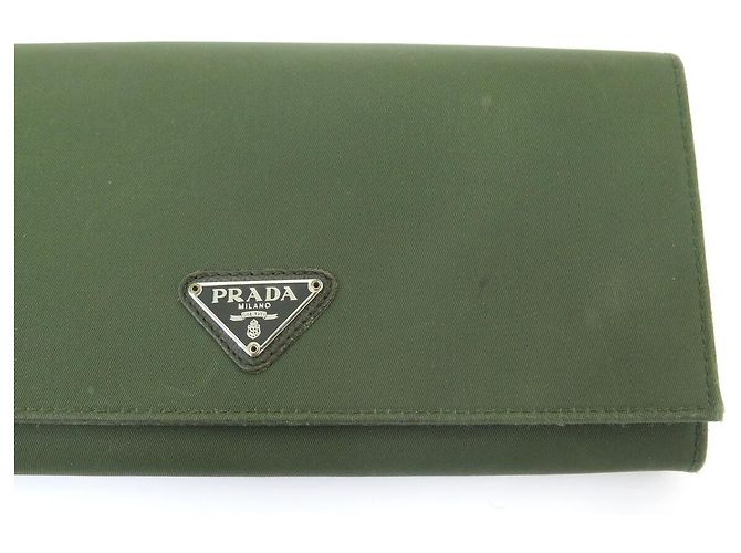 PRADA NYLON-GELDBEUTEL MIT LOGO-PLAKETTE GRÜN KARTENHALTER WALLET - Ansicht 12