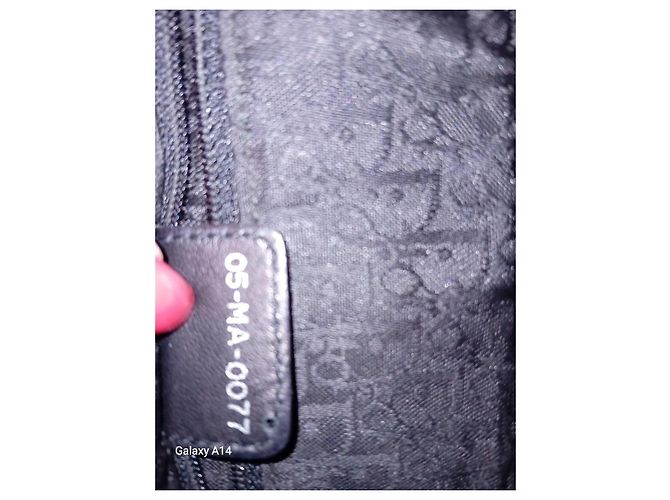 Borsa a mano Christian Dior in pelle nera plissettata con pietra Nero - vista 3
