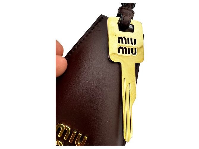 Miu Miu Trick Pelle Bag Charm in pelle marrone Rosso - vista 3