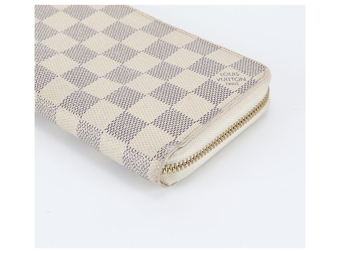 Louis Vuitton Damier Azur Zippy Wallet White - view 4
