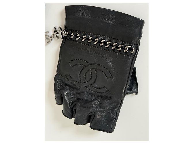 Chanel Guanti senza dita in pelle d'agnello nera Nero - vista 3