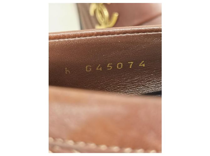 Mocassini Chanel in pelle matelassé marrone CC - vista 12
