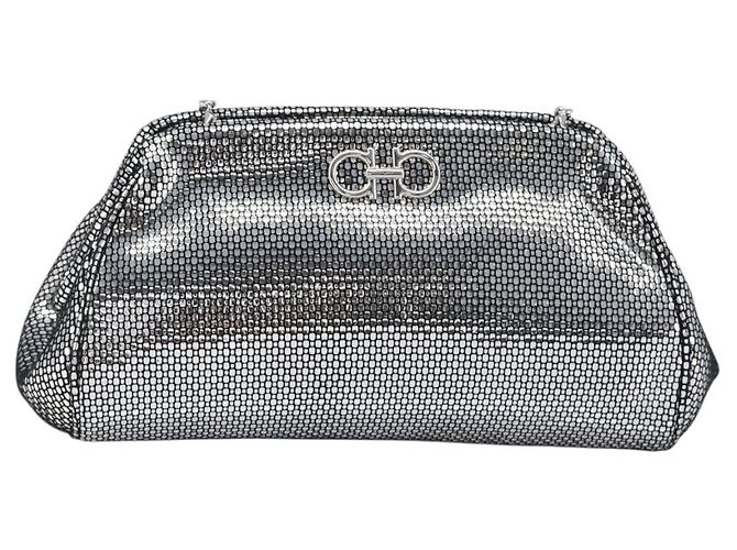 Borsa a tracolla in pelle Salvatore Ferragamo Gancini Chain Silver Auth hk4007V Argento - vista 13