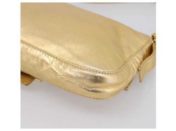 Borsa a tracolla FENDI Mamma Baguette in pelle Oro Argento Auth 199367A D'oro - vista 15