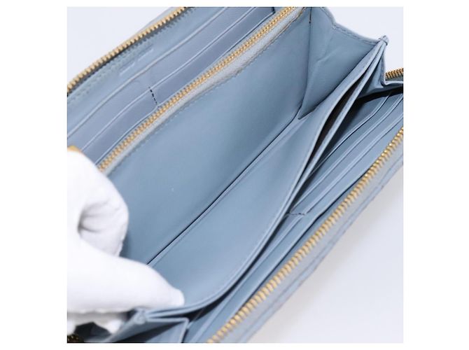 Carteira Longa Miu Miu Matelassé em Couro Azul Claro Tom Dourado Auth 167582A - vista 20